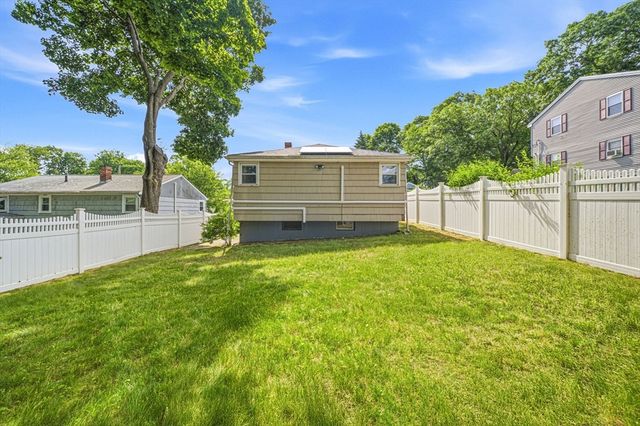 33 Fairchild Ave, Saugus, MA 01906