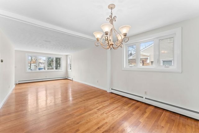 33 Fairchild Ave, Saugus, MA 01906