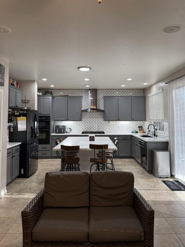 5209 Sire Ct, Riverbank, CA 95367
