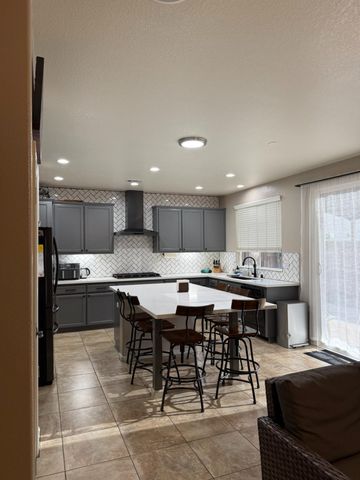 5209 Sire Ct, Riverbank, CA 95367