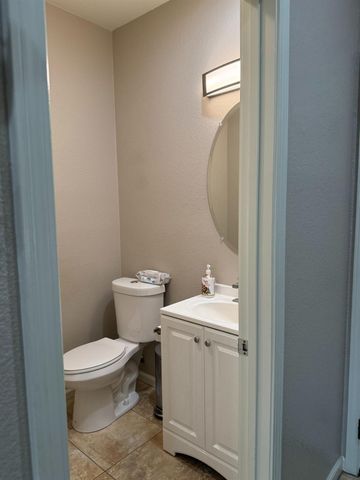 5209 Sire Ct, Riverbank, CA 95367