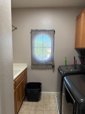 5209 Sire Ct, Riverbank, CA 95367