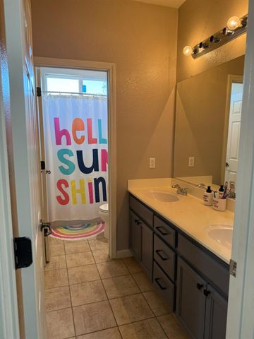 5209 Sire Ct, Riverbank, CA 95367