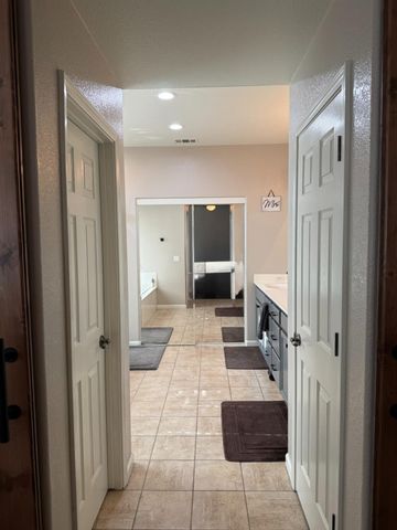 5209 Sire Ct, Riverbank, CA 95367