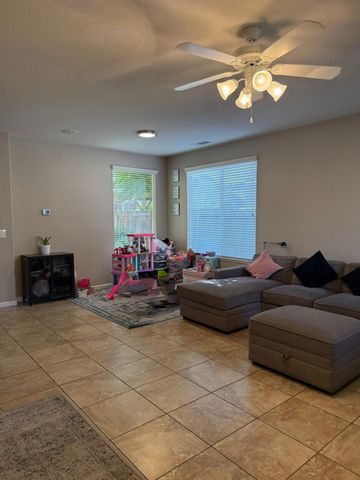 5209 Sire Ct, Riverbank, CA 95367