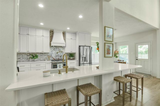 38 Hallmark Drive, Conroe, TX 77304