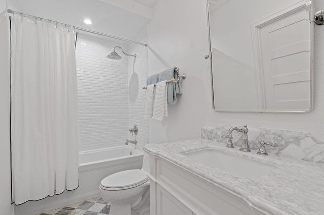 5808 Tom Wooten CV, Austin, TX 78731