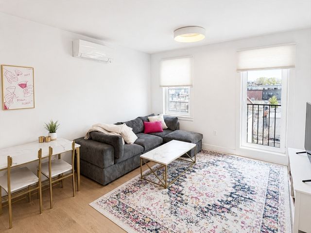 654 East Broadway 404, Boston, MA 02127