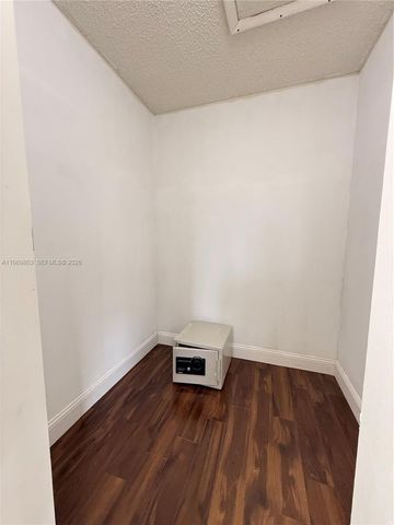 14905 SW 80th St 214, Miami, FL 33193