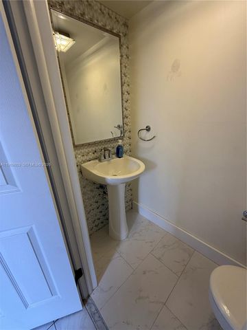 14905 SW 80th St 214, Miami, FL 33193