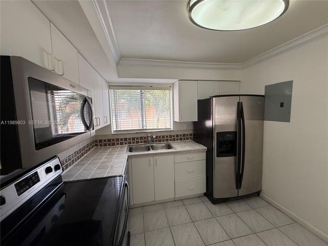 14905 SW 80th St 214, Miami, FL 33193