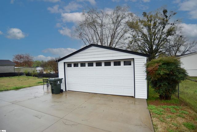 202 Roscoe Drive, Greer, SC 29651