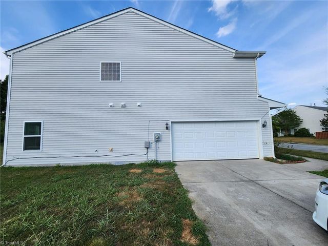 5425 Broadleaf Road, Summerfield, NC 27258