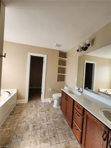 5425 Broadleaf Road, Summerfield, NC 27258