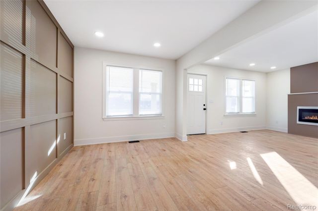 8659 Essex Avenue, Warren, MI 48089