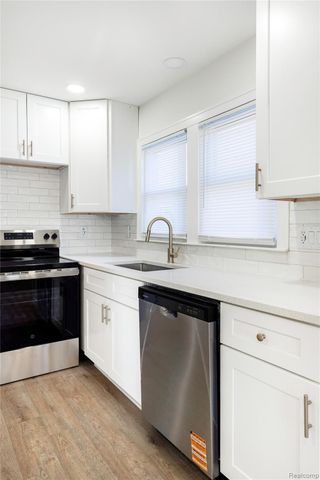 8659 Essex Avenue, Warren, MI 48089