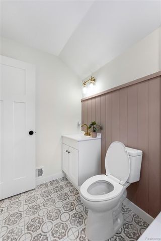 8659 Essex Avenue, Warren, MI 48089