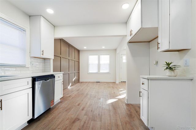 8659 Essex Avenue, Warren, MI 48089