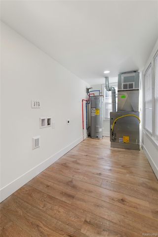 8659 Essex Avenue, Warren, MI 48089