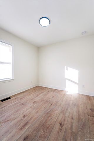 8659 Essex Avenue, Warren, MI 48089