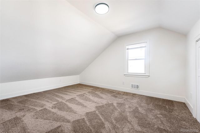 8659 Essex Avenue, Warren, MI 48089