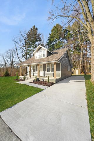 8659 Essex Avenue, Warren, MI 48089