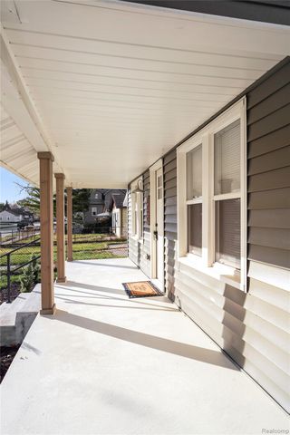 8659 Essex Avenue, Warren, MI 48089