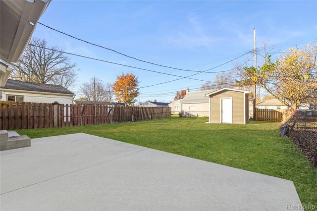 8659 Essex Avenue, Warren, MI 48089