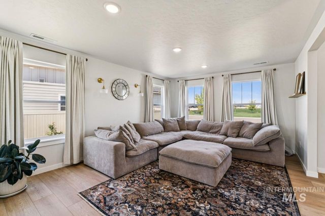 3539 W Zarea Dr, Meridian, ID 83642
