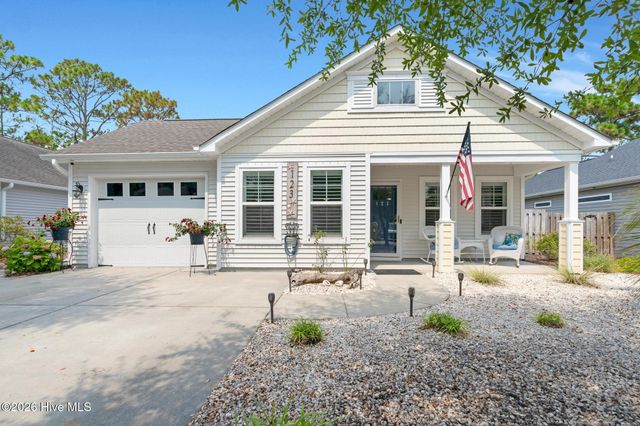 123 NE 15th Street, Oak Island, NC 28465