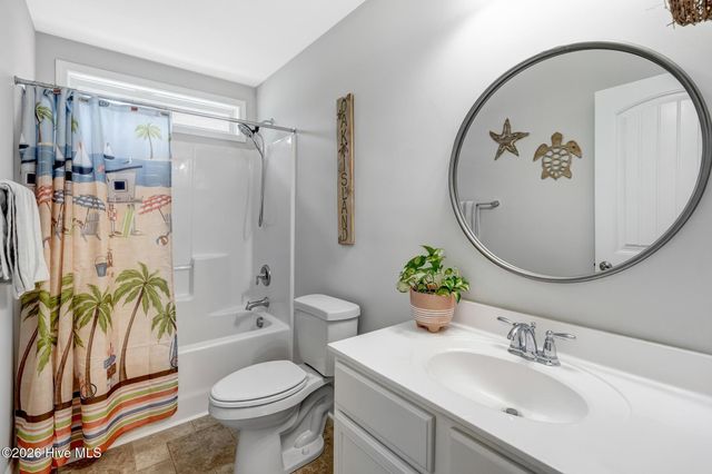 123 NE 15th Street, Oak Island, NC 28465
