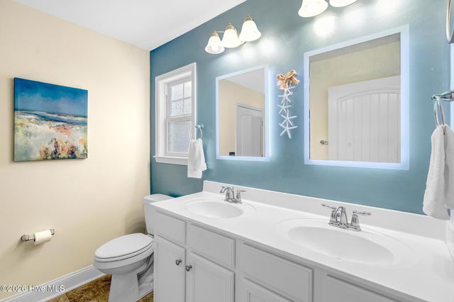 123 NE 15th Street, Oak Island, NC 28465