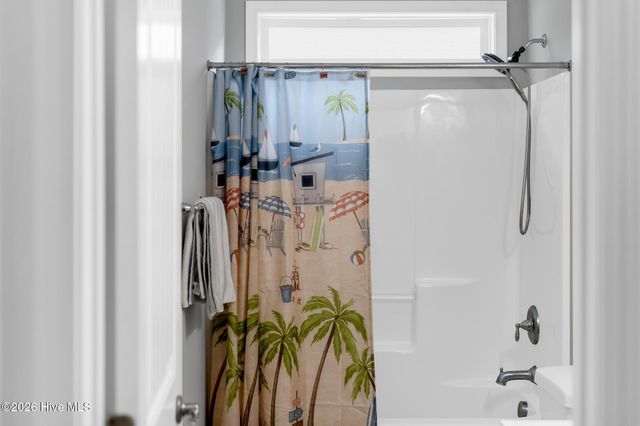 123 NE 15th Street, Oak Island, NC 28465