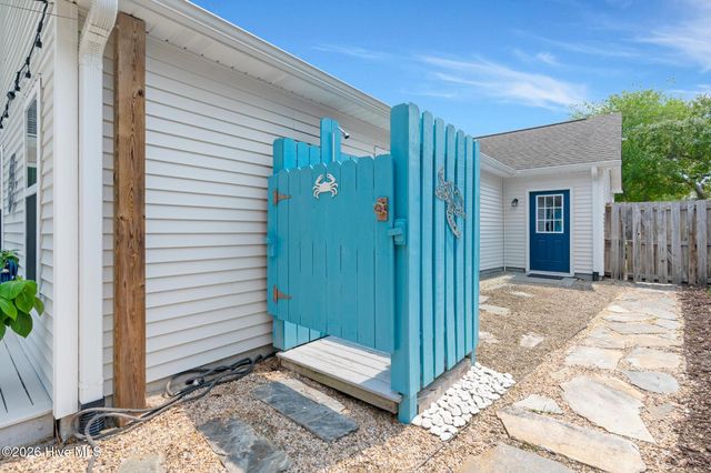 123 NE 15th Street, Oak Island, NC 28465