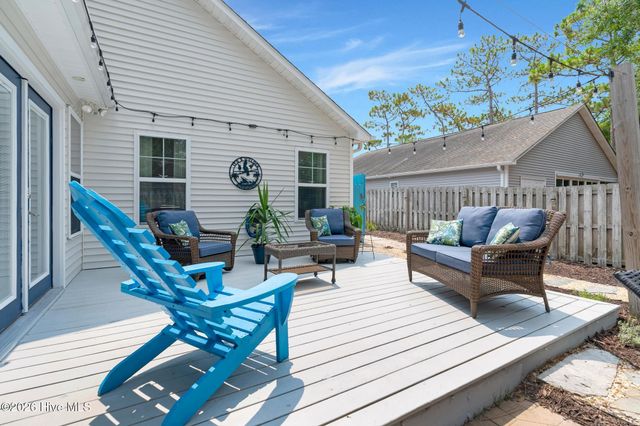123 NE 15th Street, Oak Island, NC 28465
