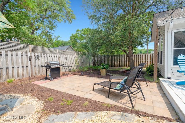 123 NE 15th Street, Oak Island, NC 28465