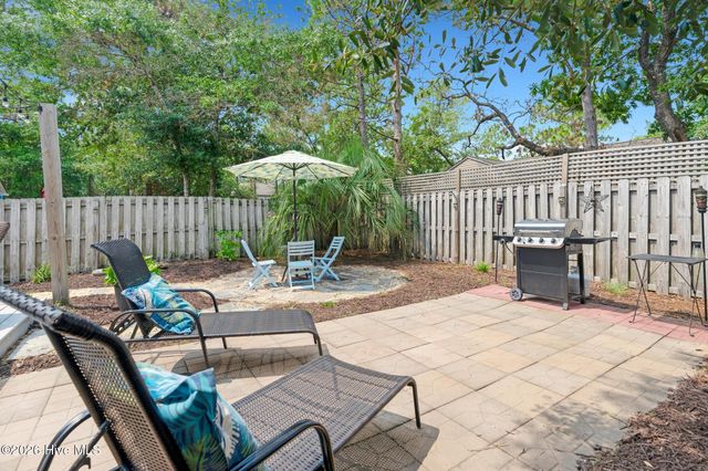 123 NE 15th Street, Oak Island, NC 28465
