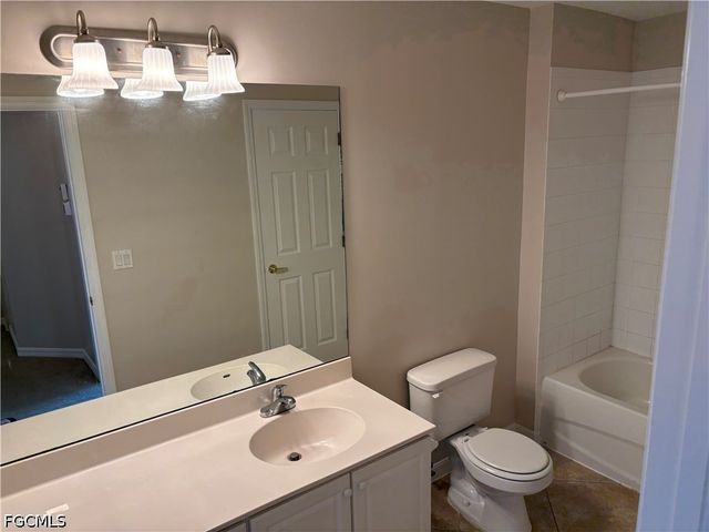 8290 Village Edge CIR 1, Fort Myers, FL 33919