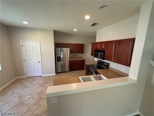 8290 Village Edge CIR 1, Fort Myers, FL 33919