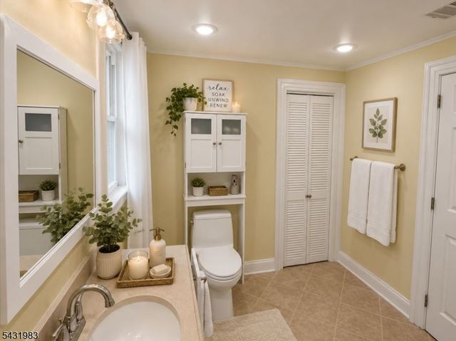 52 Hollywood Ave, Hillside Twp., NJ 07205
