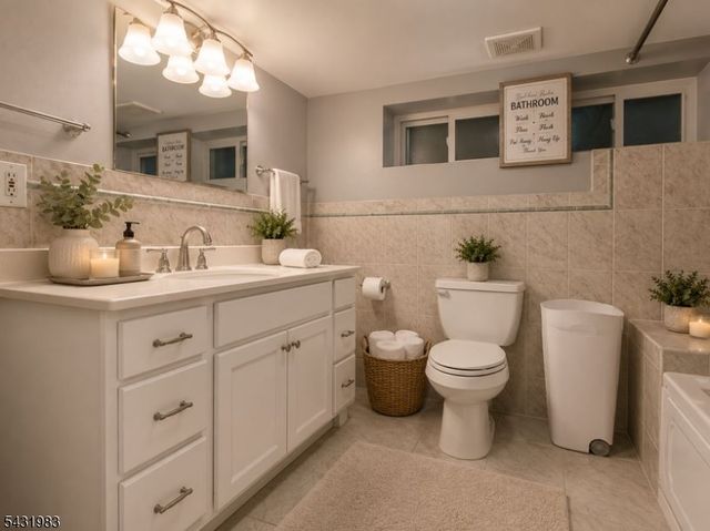 52 Hollywood Ave, Hillside Twp., NJ 07205