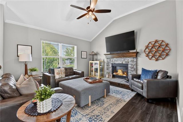 602 Wright Street, Pleasant Hill, MO 64080
