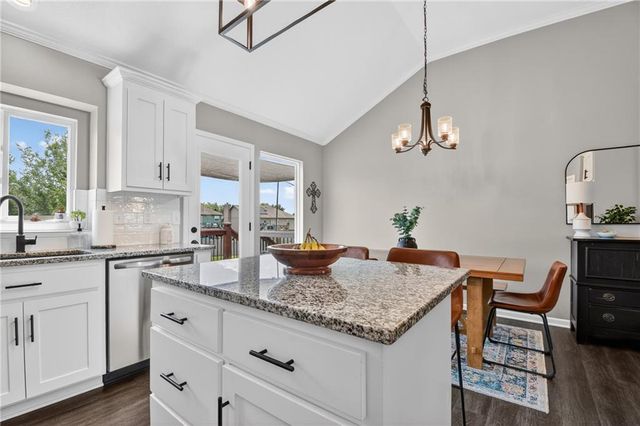 602 Wright Street, Pleasant Hill, MO 64080