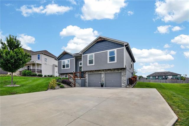 602 Wright Street, Pleasant Hill, MO 64080