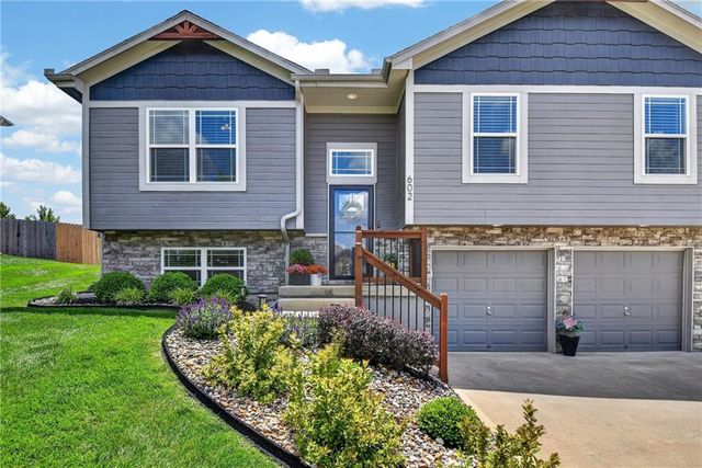 602 Wright Street, Pleasant Hill, MO 64080