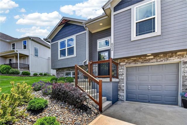 602 Wright Street, Pleasant Hill, MO 64080