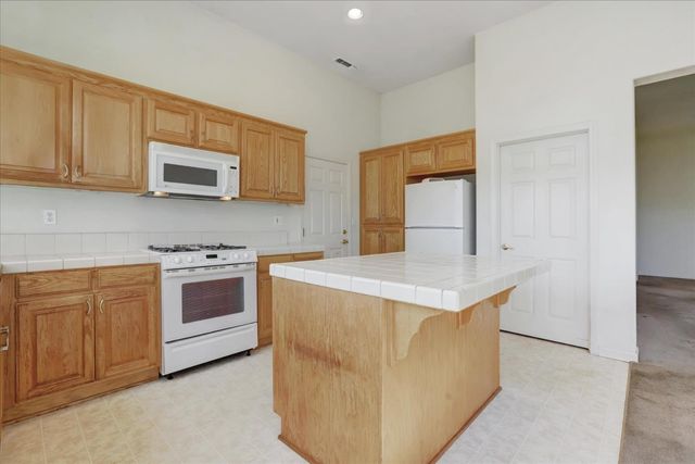 143 Scotia Pines Cir, Grass Valley, CA 95945