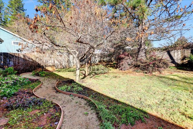 143 Scotia Pines Cir, Grass Valley, CA 95945