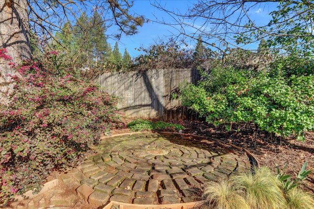 143 Scotia Pines Cir, Grass Valley, CA 95945
