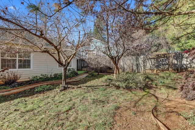 143 Scotia Pines Cir, Grass Valley, CA 95945